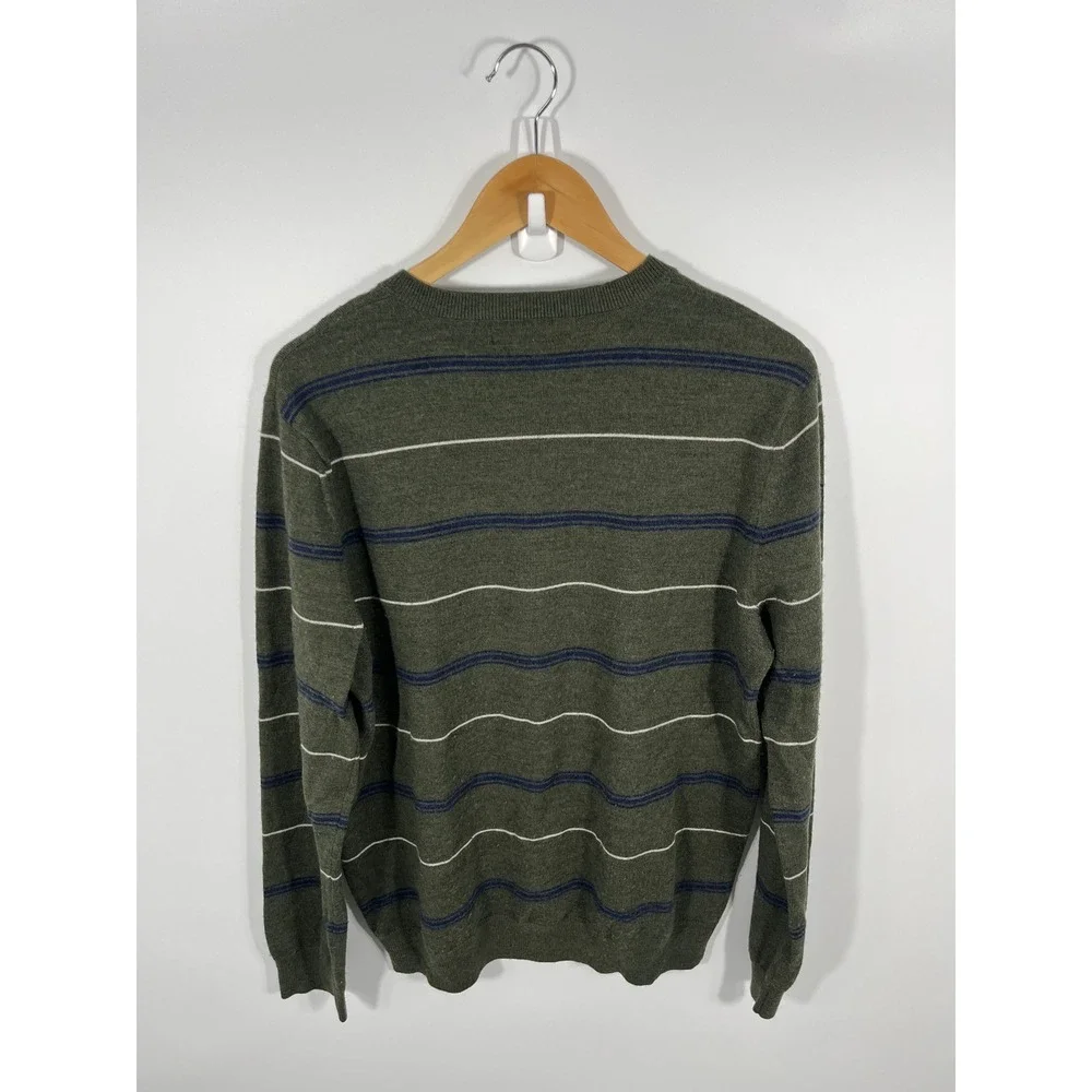 Banana Republic 100% Merino Wool Mens V Neck Sweater M Green Stripes Old Money